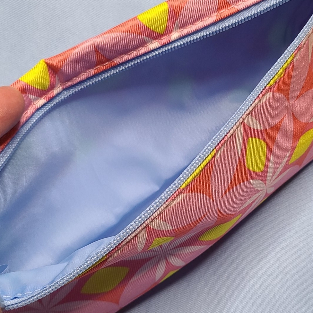 NWT CLINIQUE REVERSIBLE BLUE BAG AND POUCH SET - Picture 7 of 7